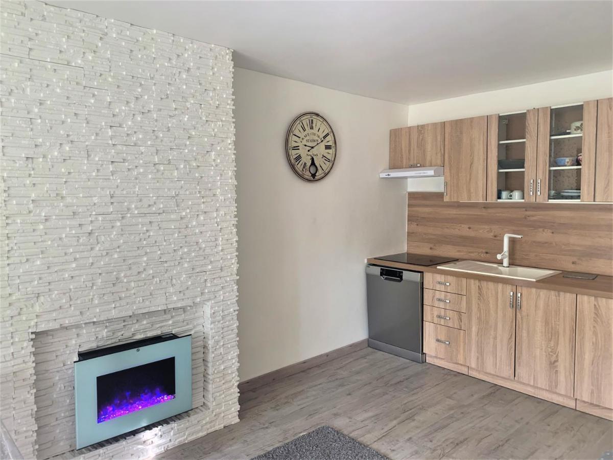 Formidable Studio Au Coeur Historique De Frejus Apartment Luaran gambar
