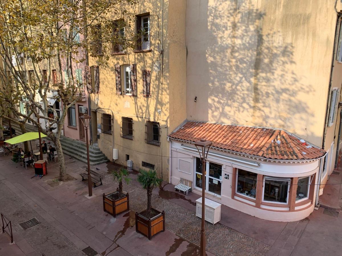 Formidable Studio Au Coeur Historique De Frejus Apartment Luaran gambar