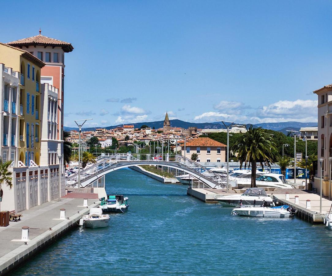 Formidable Studio Au Coeur Historique De Frejus Apartment Luaran gambar